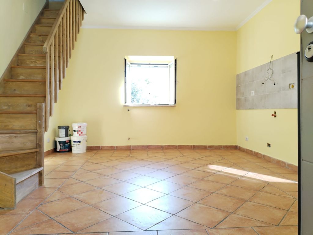 palazzetto-cielo-terra-ristrutturato-con-terrazzo