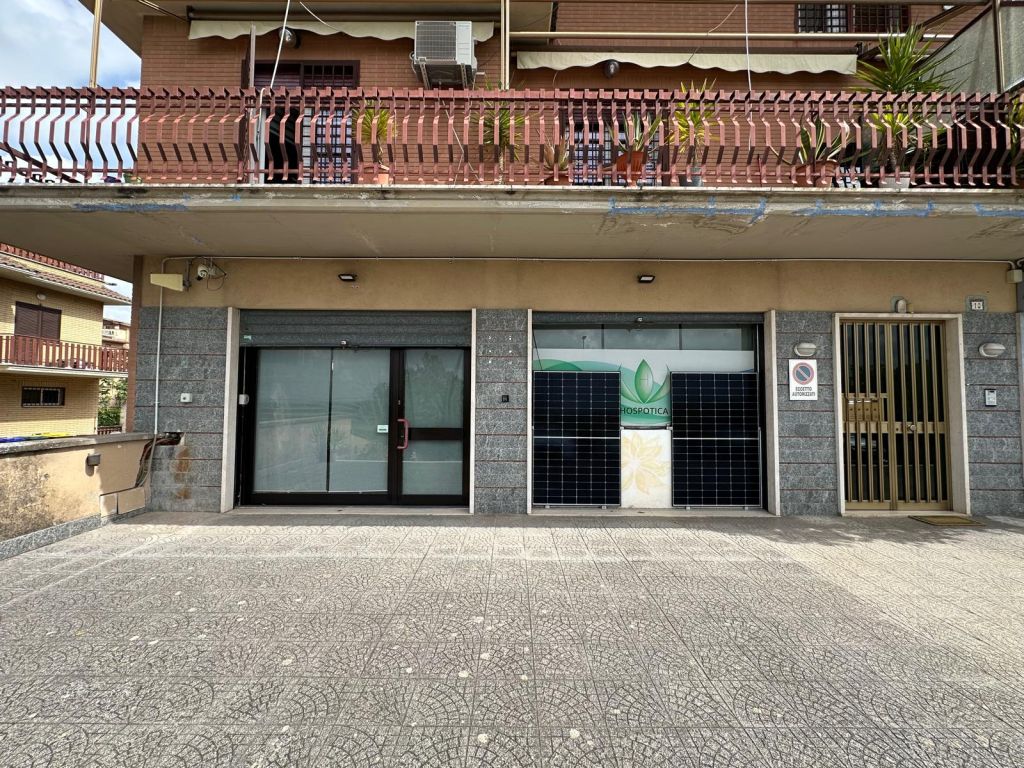 locale-commerciale-tor-lupara-via-valle-dei-corsi